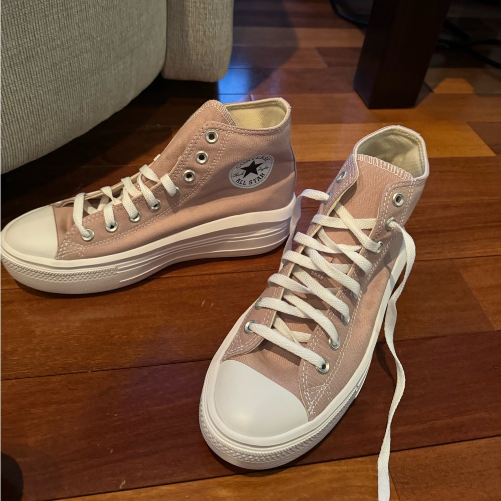 Chuck Taylor all star move platform